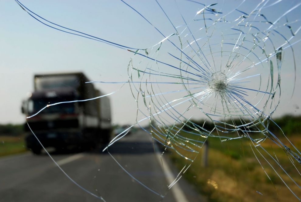 New York cracked windshield laws